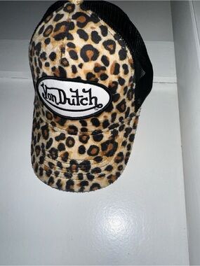 Von Dutch Leopard Pattern Trucker Cap - Black/Brown